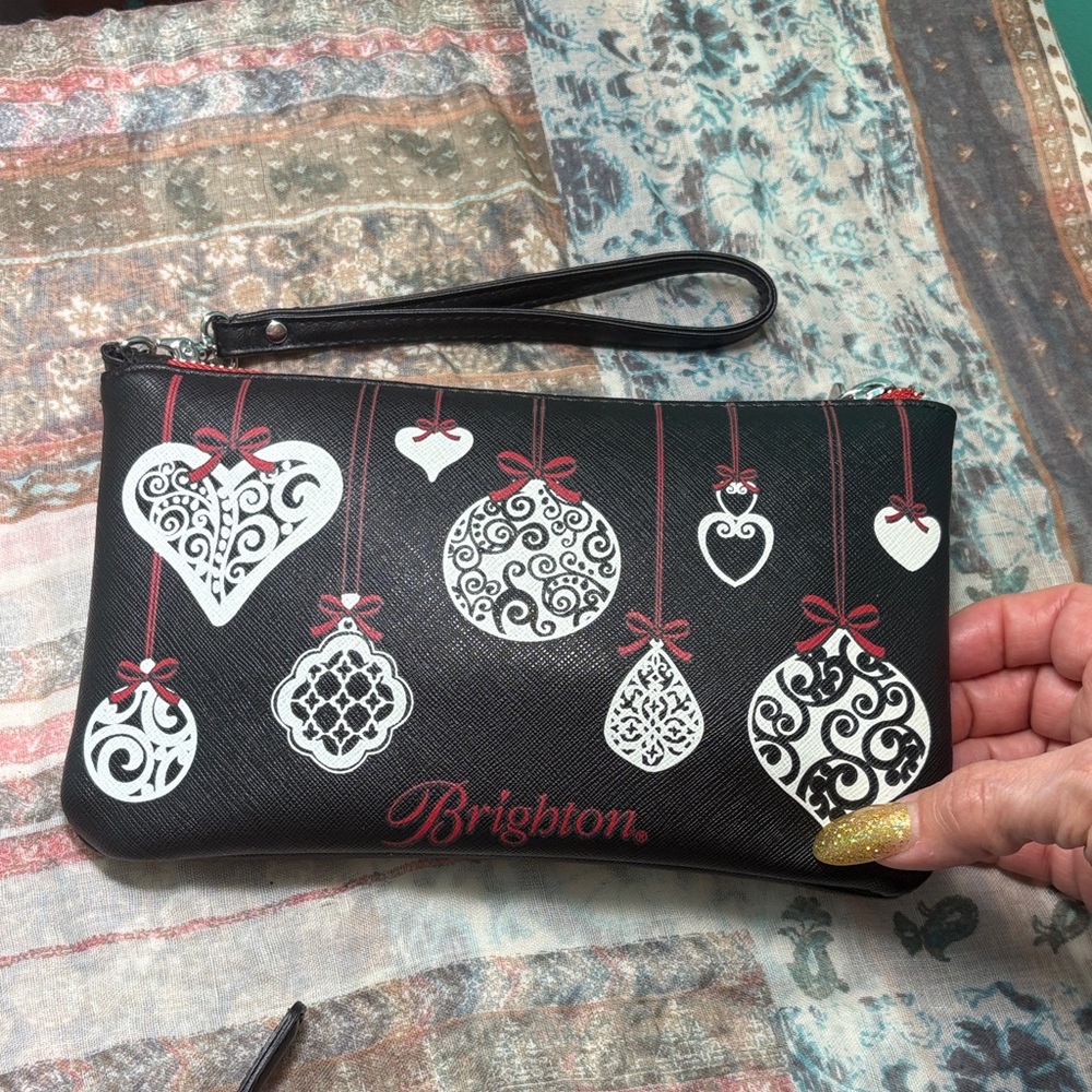 Brighton 2 for 1 Bag set! Holiday Clutch & pebbled/ patent leather coin purse 😁 - Picture 3 of 15